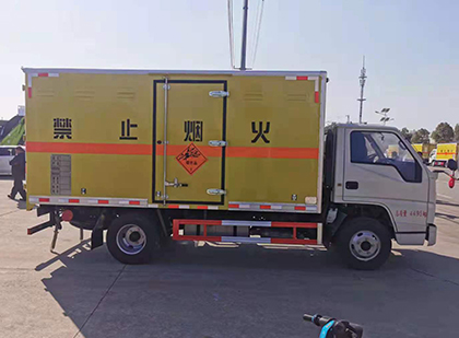 北京爆破器材运输车工人安全操作规范与智能技术保障